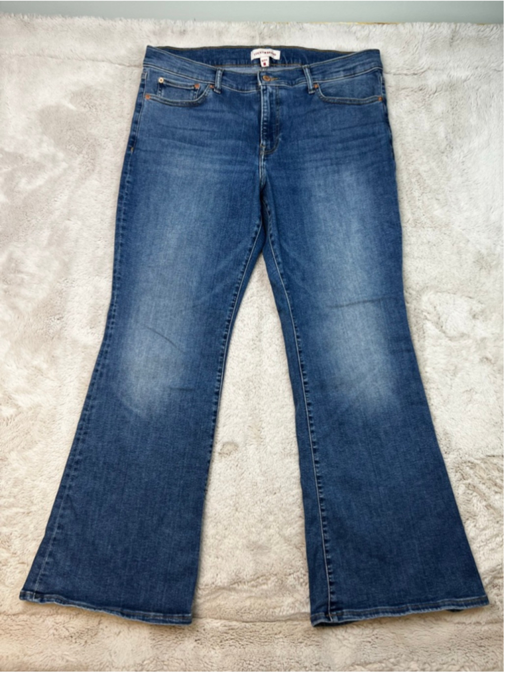 Lucky Brand Sweet Mid Rise Flare Jeans Size 16 / 33 Bootcut Medium Wash Denim